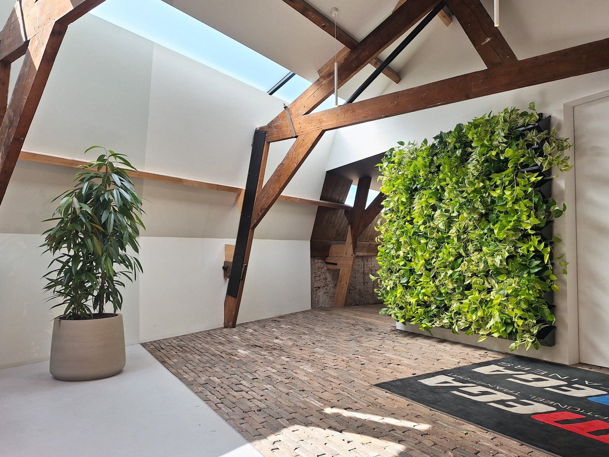 Kantoortrends 2026 met planten op kantoor