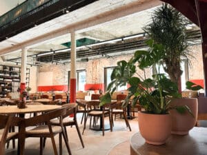 Union House Utrecht - groen restaurant met veel planten