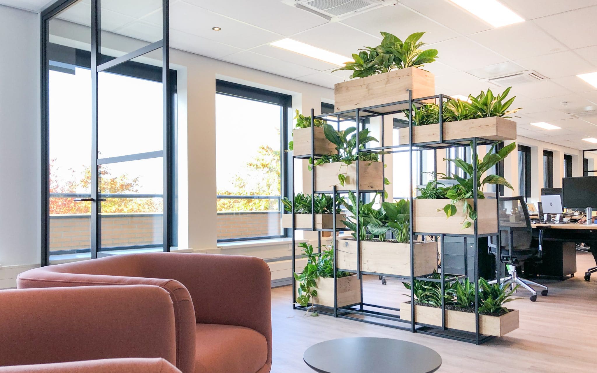 Flexibel en groen Room divider met planten